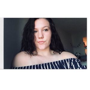 Meet your Posher, Abigail